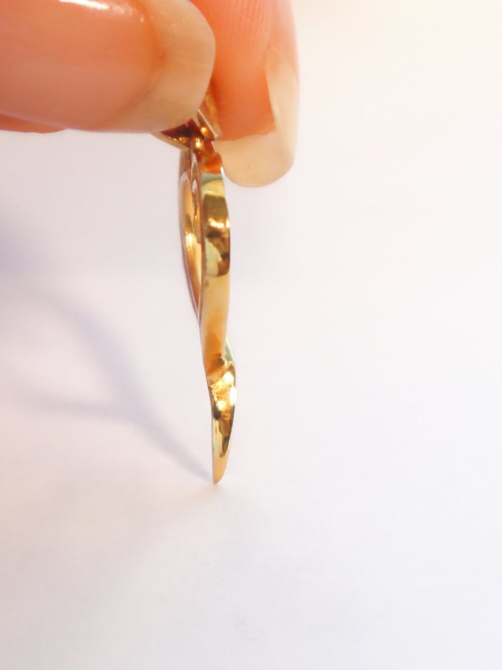 18k Yellow Gold Heart Pendant - Picture 17 of 17